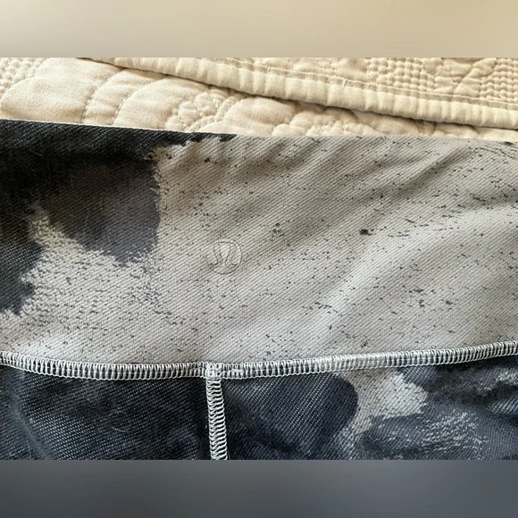 Lululemon Grey Camo Leggings, MSRP $98, size 6 - Picture 3 of 6